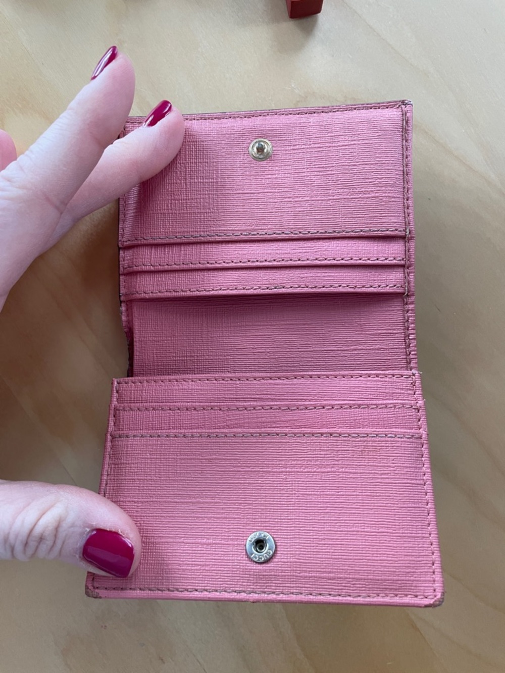 Gucci Beige GG Supreme Canvas Card Slot Walket Pink Lip Patch Eye & Star Accents - Picture 17 of 17